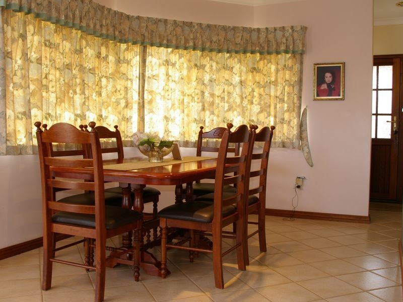 11 Oak Court, Eaton WA 6232