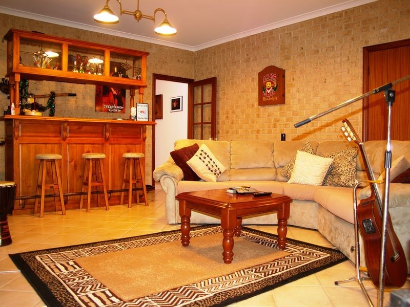 11 Oak Court, Eaton WA 6232