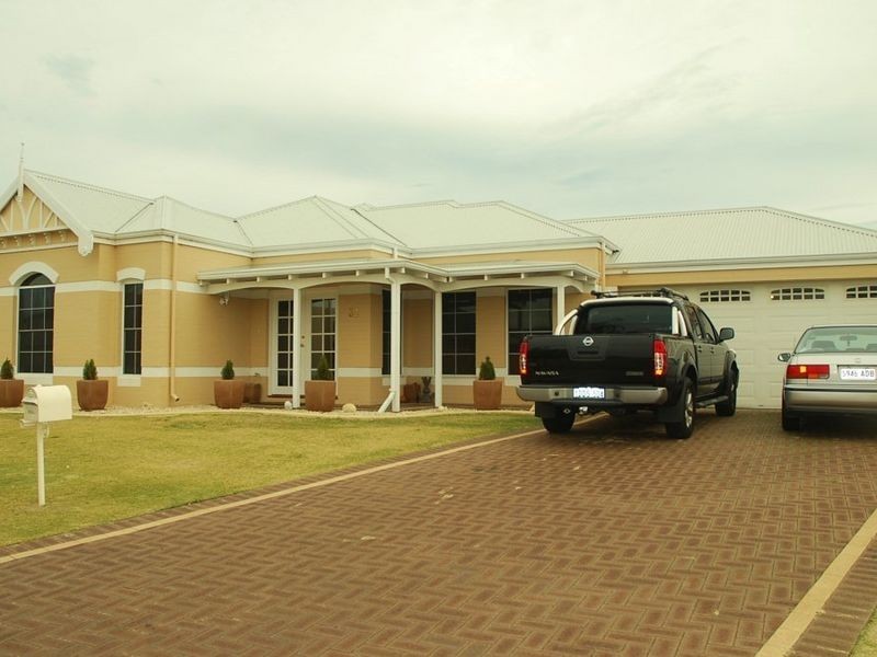 32 Illawarra Drive, Eaton WA 6232