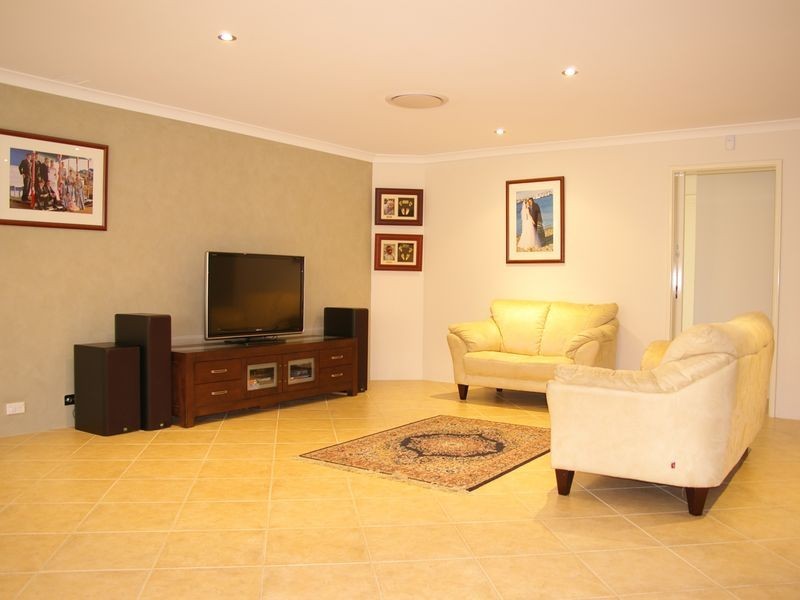 18 Swan Avenue, Eaton WA 6232