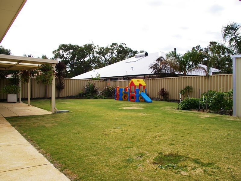 18 Swan Avenue, Eaton WA 6232