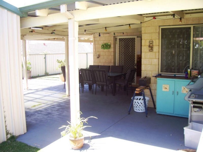 12 Christchurch Place, College Grove WA 6230