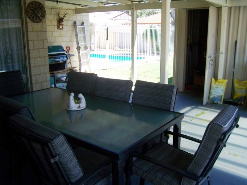 12 Christchurch Place, College Grove WA 6230