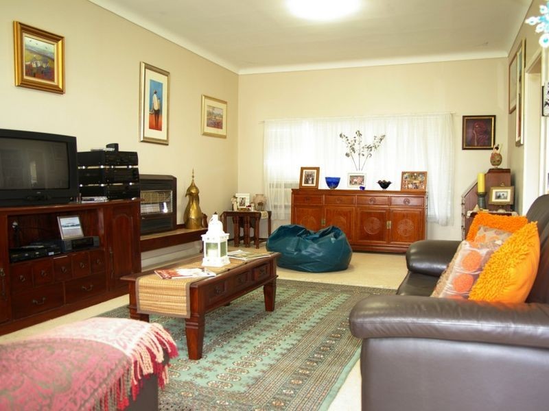8 Guthrie Street, South Bunbury WA 6230