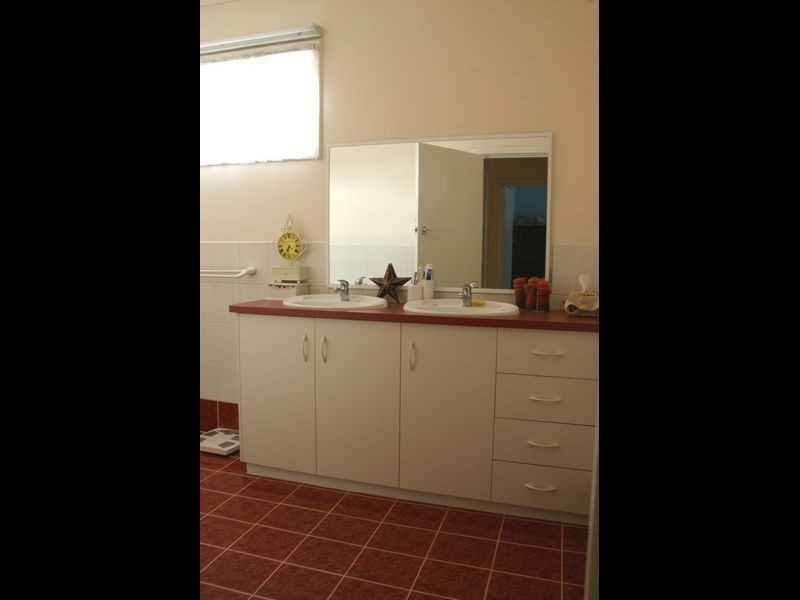 8 Guthrie Street, South Bunbury WA 6230