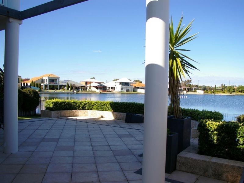 32 Pickworth Retreat, Pelican Point WA 6230