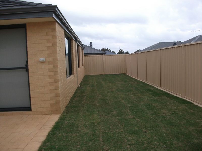 4 Cusworth Street, Glen Iris WA 6230