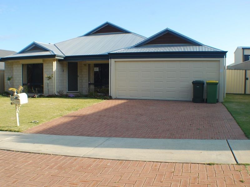 31 McMillan Drive, Dalyellup WA 6230