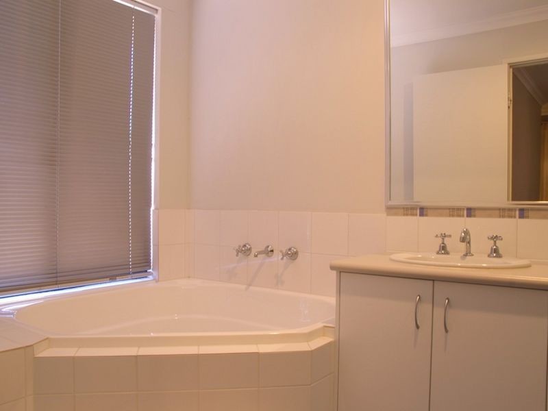 11 Cobalt Link, Australind WA 6233