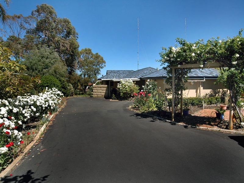 279 Old Coast Road, Australind WA 6233