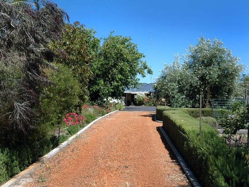 279 Old Coast Road, Australind WA 6233