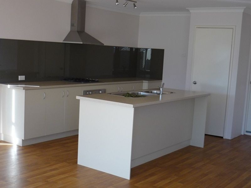 15 Murtin Road, Dalyellup WA 6230