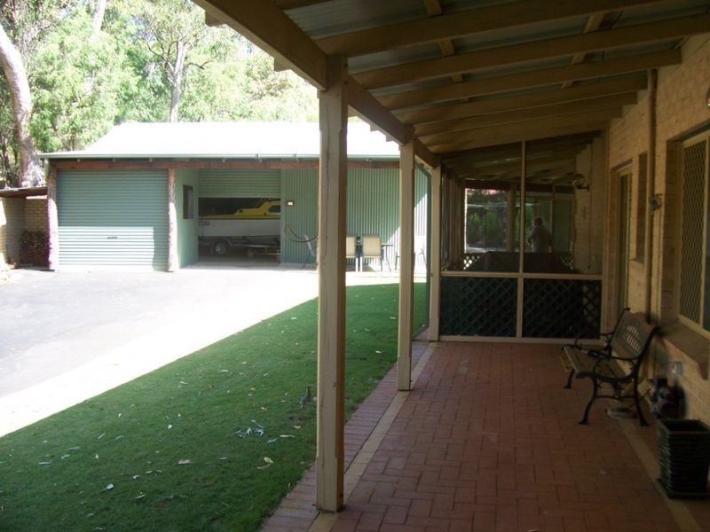 2 Longshore Place, Leschenault WA 6233