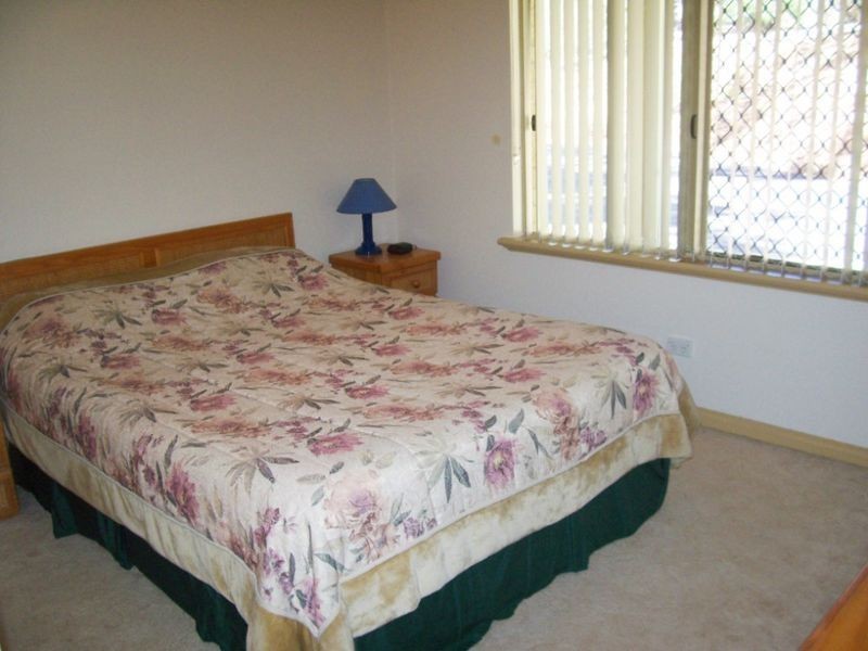 2 Longshore Place, Leschenault WA 6233