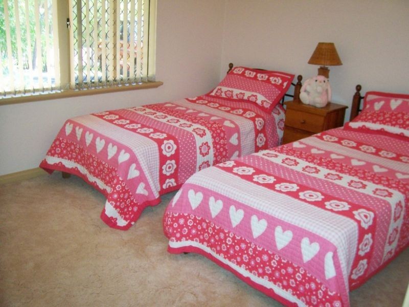 2 Longshore Place, Leschenault WA 6233