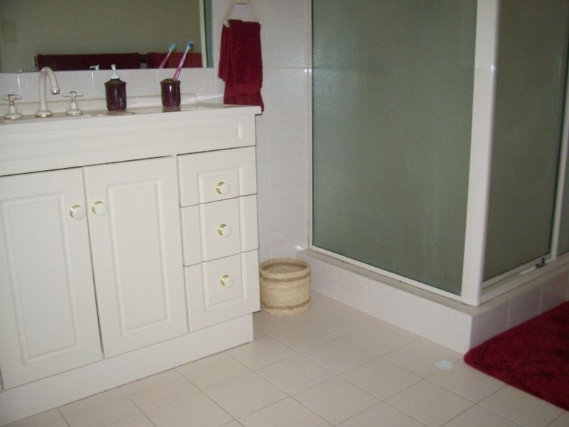 2 Longshore Place, Leschenault WA 6233