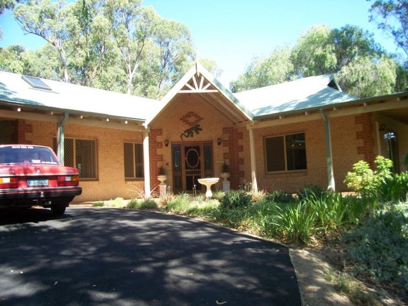 2 Longshore Place, Leschenault WA 6233