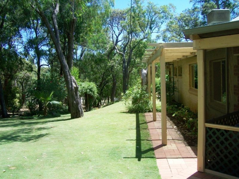 2 Longshore Place, Leschenault WA 6233