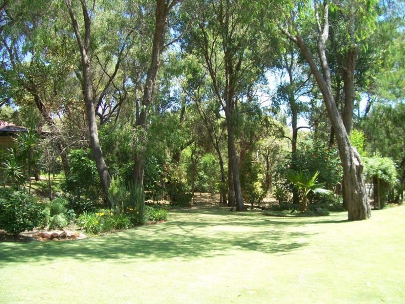 2 Longshore Place, Leschenault WA 6233