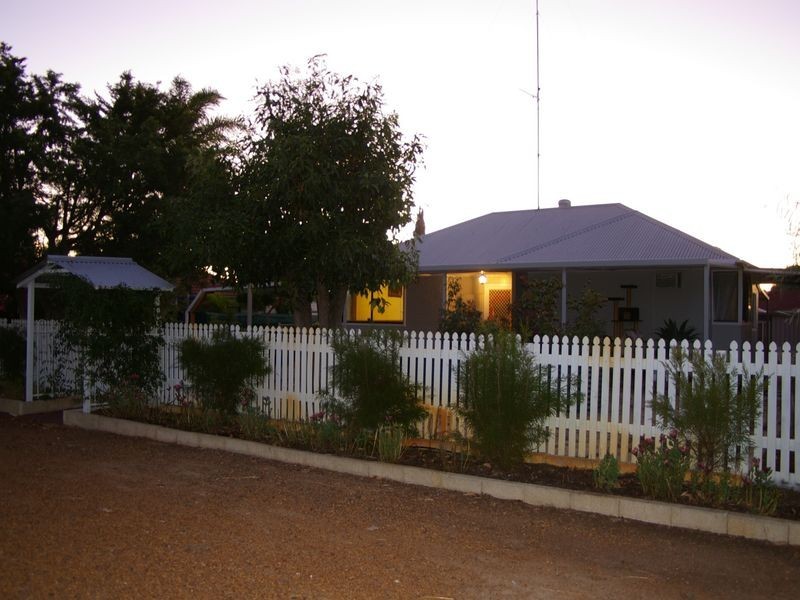 14 Absolon St, Carey Park WA 6230