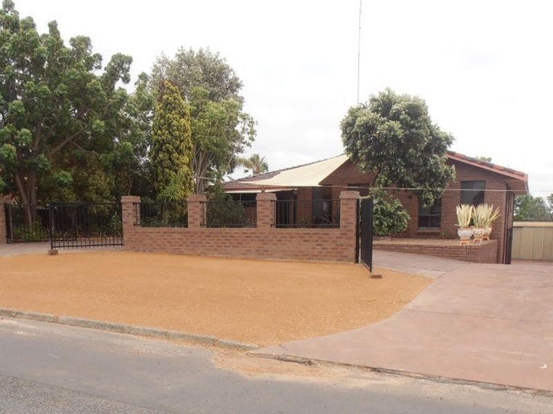 44 Eagle Crescent, Eaton WA 6232
