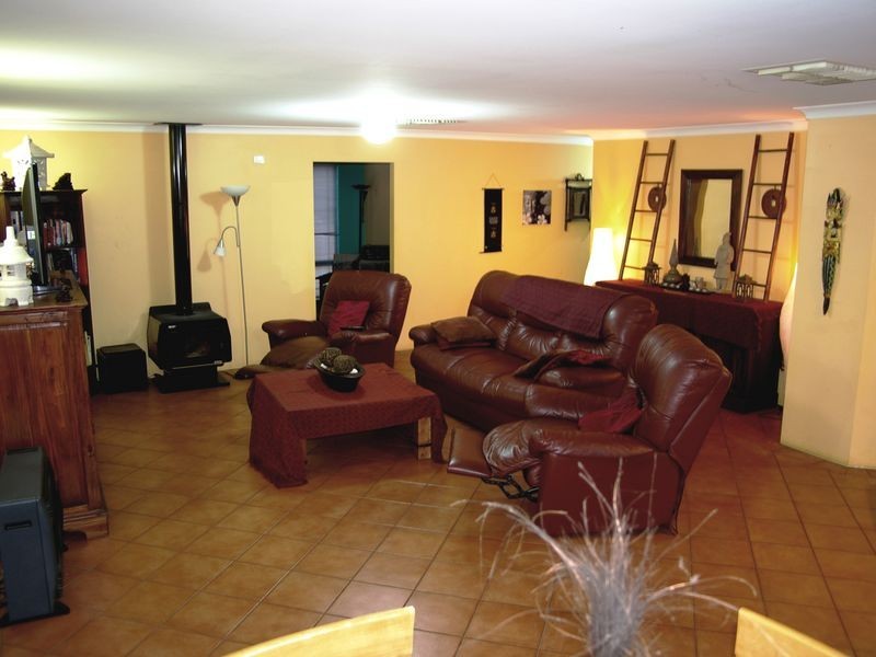 3 Wandoo Road, Dalyellup WA 6230