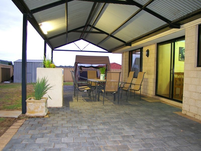 3 Wandoo Road, Dalyellup WA 6230