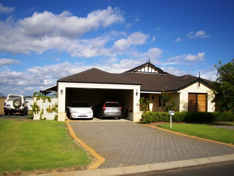 3 Wandoo Road, Dalyellup WA 6230