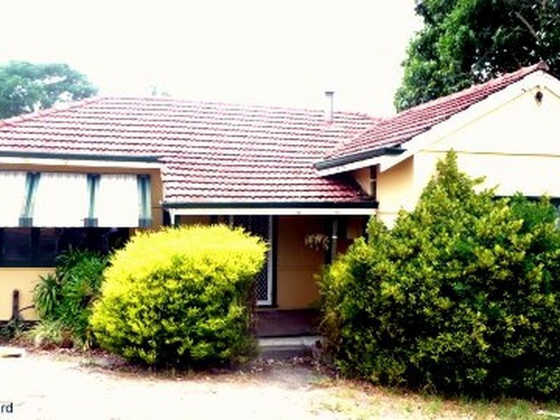 6 Deakin Street, Collie WA 6225