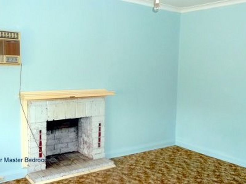 6 Deakin Street, Collie WA 6225