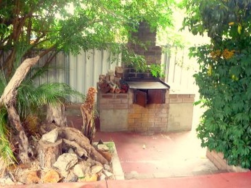 6 Deakin Street, Collie WA 6225