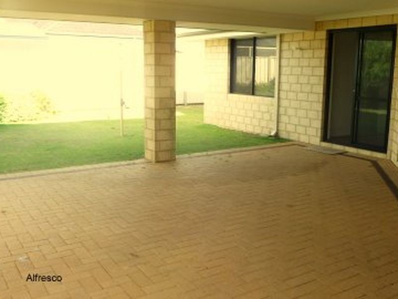 37 Azurite, Australind WA 6233