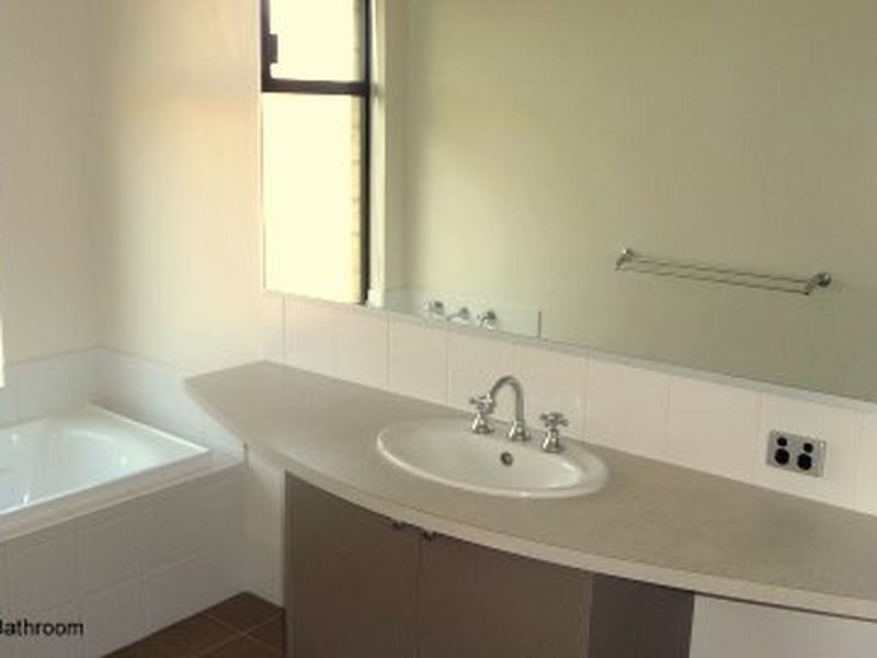 37 Azurite, Australind WA 6233