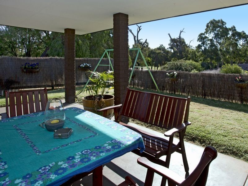 16 Sanford Way, Eaton WA 6232