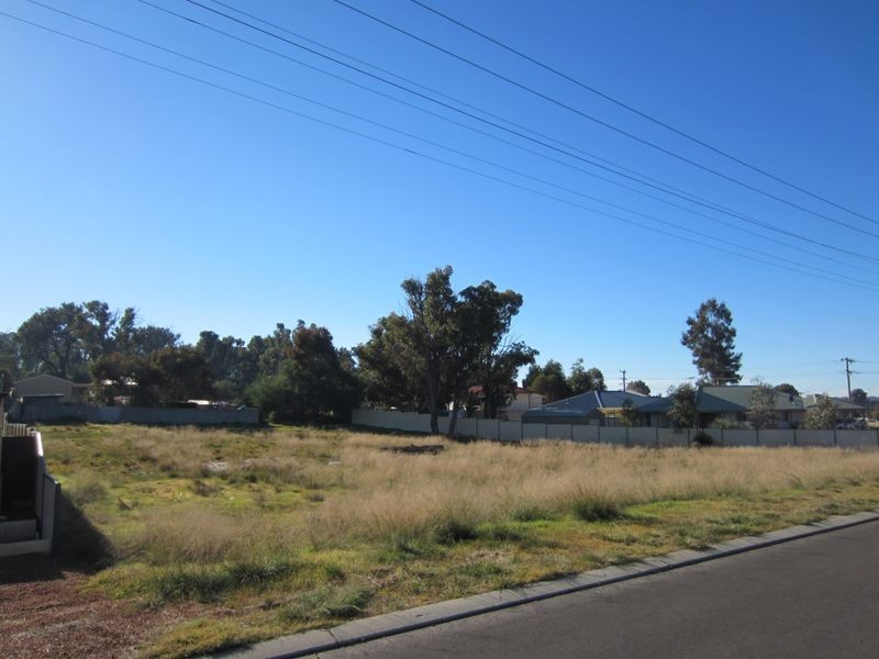 10 Irwin st, Collie WA 6225