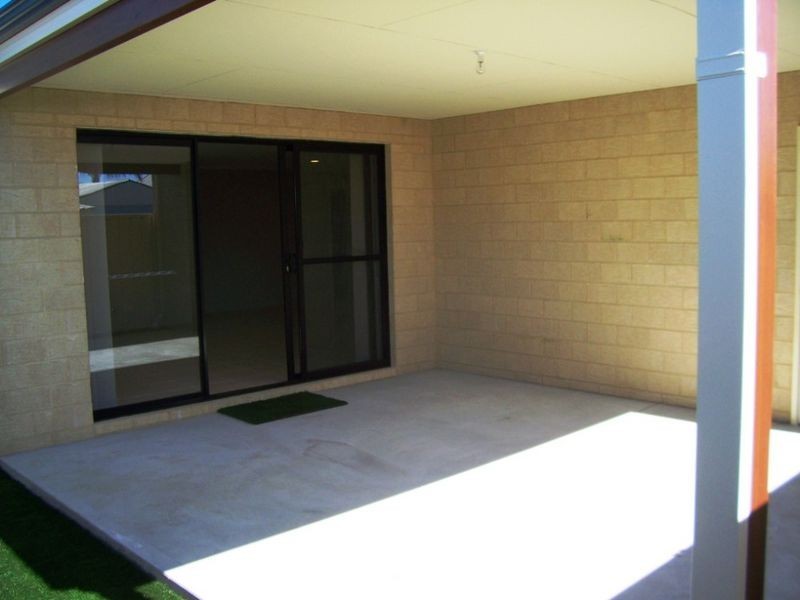 2/13b Woonnar Street, Carey Park WA 6230