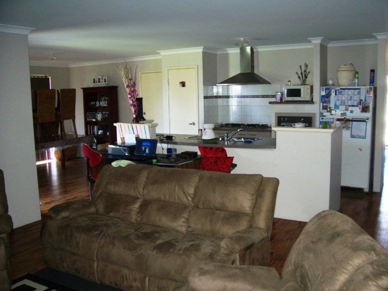 170 Braidwood Drive, Australind WA 6233