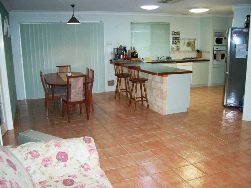 13 Willis Cove, Pelican Point WA 6230