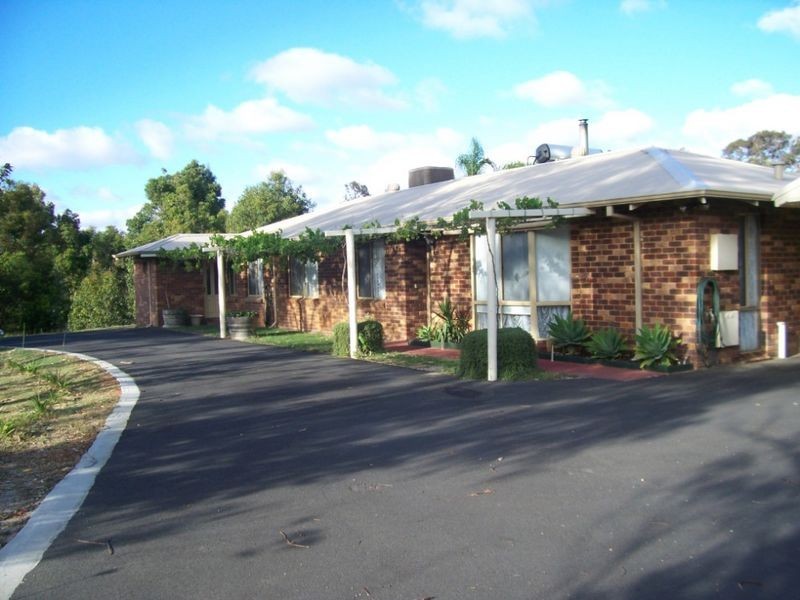 12 Windward Road, Leschenault WA 6233