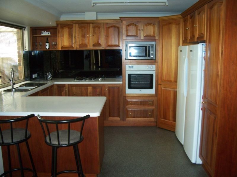 12 Windward Road, Leschenault WA 6233