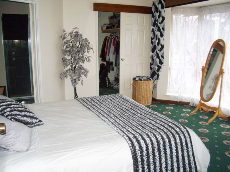 12 Windward Road, Leschenault WA 6233