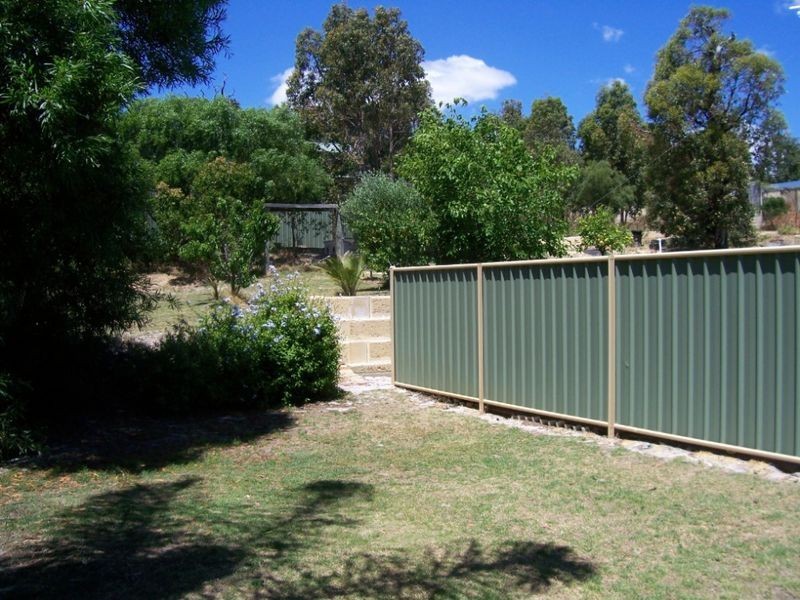 12 Windward Road, Leschenault WA 6233