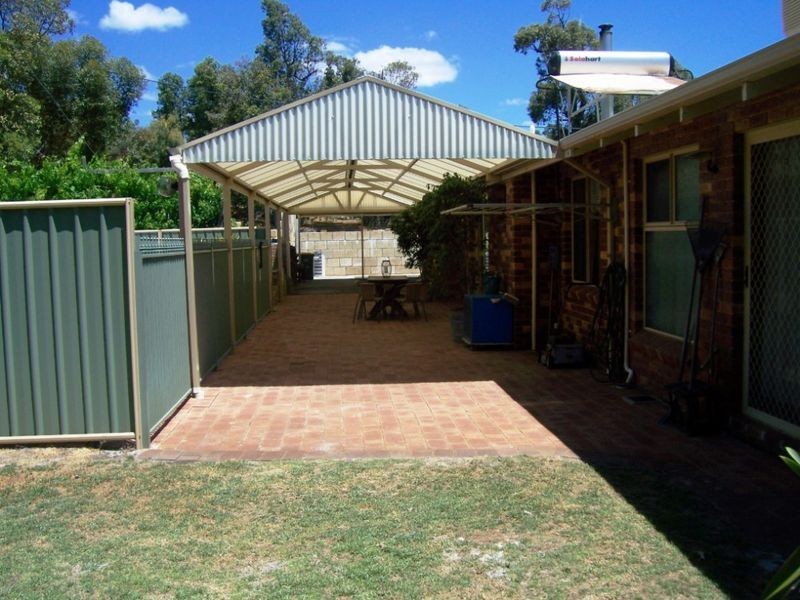12 Windward Road, Leschenault WA 6233