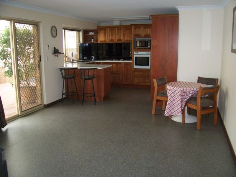 12 Windward Road, Leschenault WA 6233