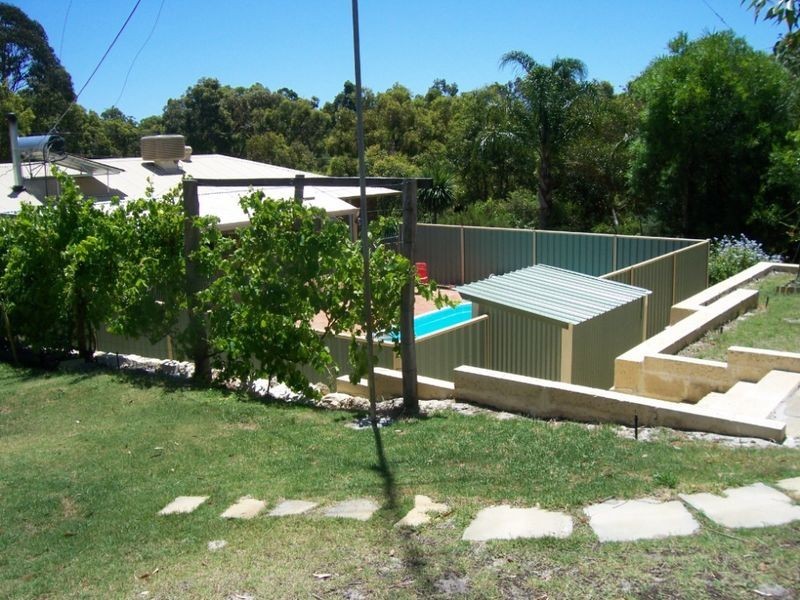 12 Windward Road, Leschenault WA 6233