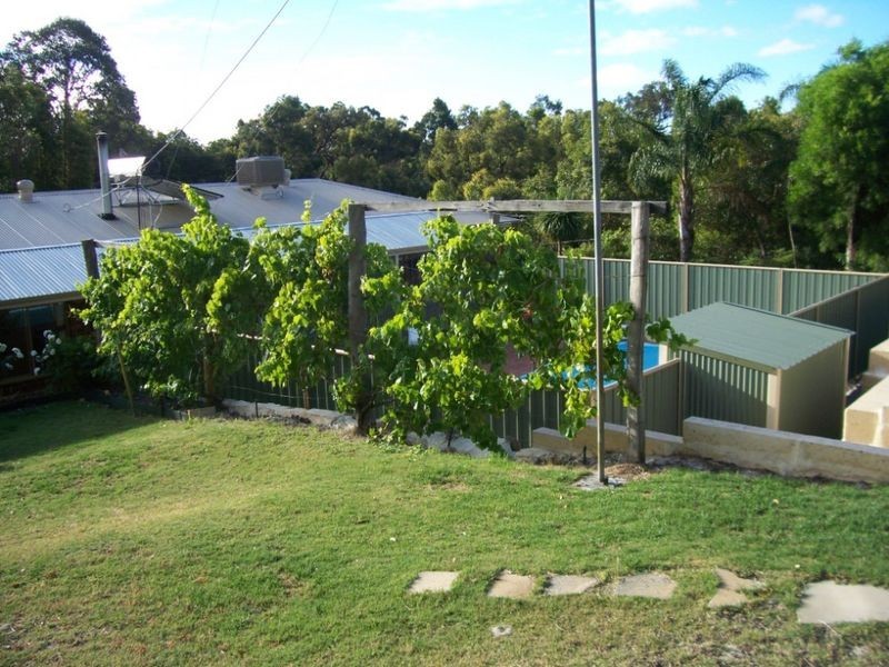 12 Windward Road, Leschenault WA 6233