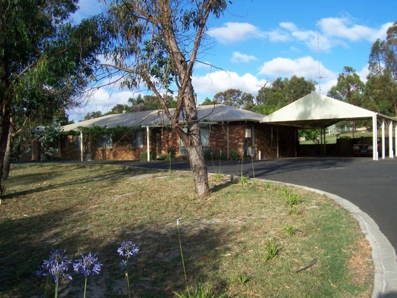 12 Windward Road, Leschenault WA 6233