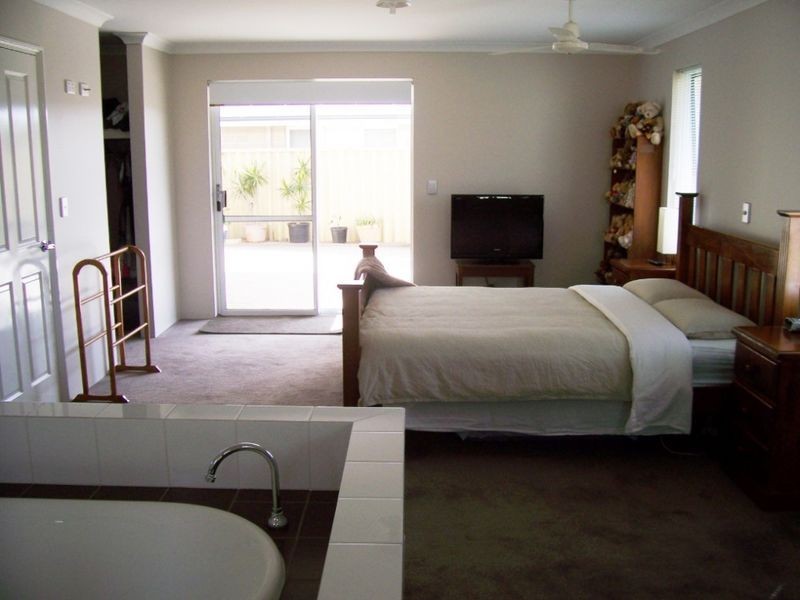 5 Torrens Loop, Eaton WA 6232