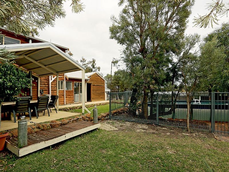 61 Armstrong Street, Boyanup WA 6237