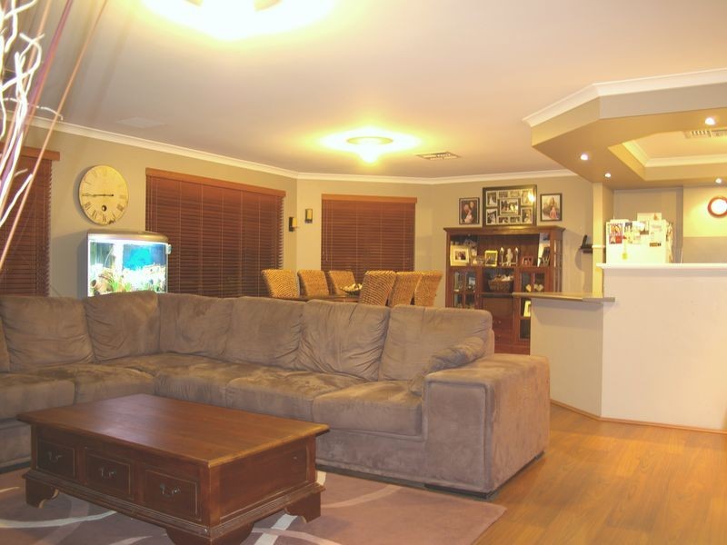 35 Diamond Street, Dalyellup WA 6230